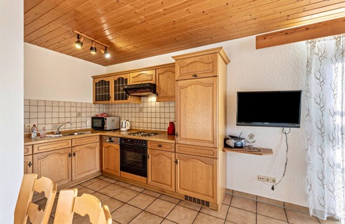 Hohenstein Apartment | Apartment 'Ferienhaus Toni Rosenstube' with Private Terrace, Shared Garden and Wi-Fi