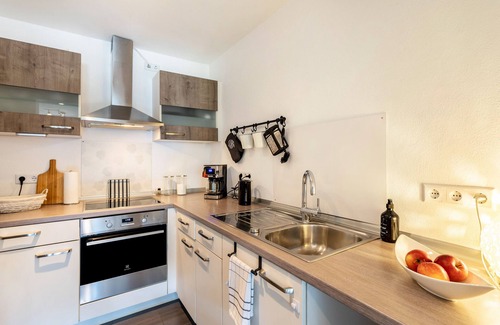 Latrop Apartment | Apartment 'Ferienwohnung Heini' with Private Terrace, Shared Garden and Wi-Fi