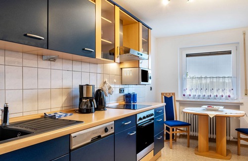 Niedenstein Apartment | Apartment 'Ferienwohnung Sigrun' with Shared Terrace, Shared Garden and Wi-Fi