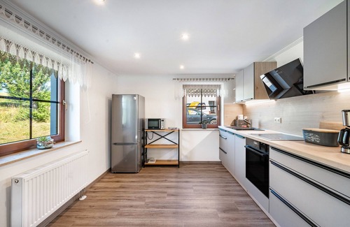 Hainewalde Apartment | Apartment 'Ferienwohnung Am Augusttal' with Mountain View, Private Terrace and Wi-Fi