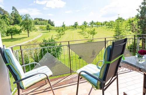 Tettnang Apartment | Apartment 'Ferienwohnung Im Obergeschoss' with Shared Garden, Balcony and Wi-Fi
