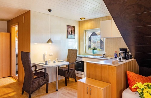 Fedderwarden Apartment | Apartment 'Ferienwohnung Klee 2' with Wi-Fi
