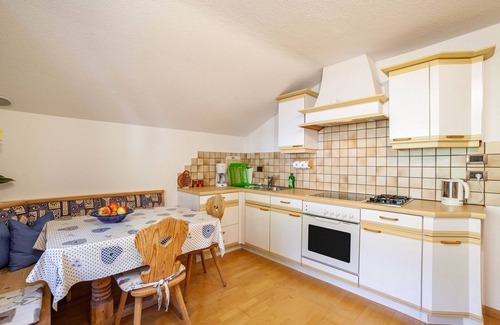 Schenna Apartment | Apartment 'Ferienwohnung Leachwies' with Mountain View, Private Garden and Wi-Fi
