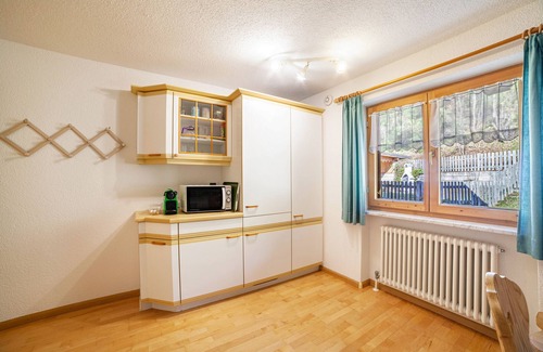 Schenna Apartment | Apartment 'Ferienwohnung Leachwies' with Mountain View, Private Garden and Wi-Fi