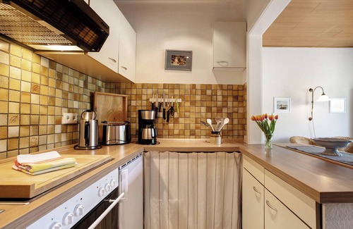 Leck Apartment | Apartment 'Ferienwohnung Martina' with Private Terrace, Shared Garden and Wi-Fi