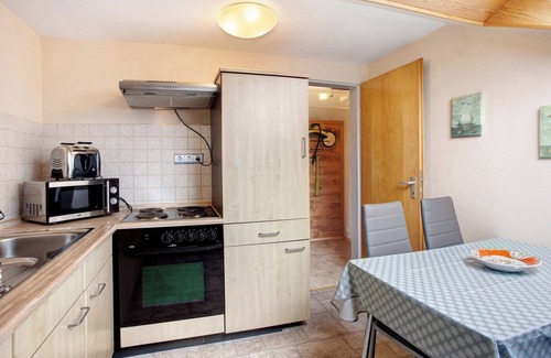 Balve Apartment | Apartment 'Ferienwohnung Triska' with Shared Garden and Wi-Fi