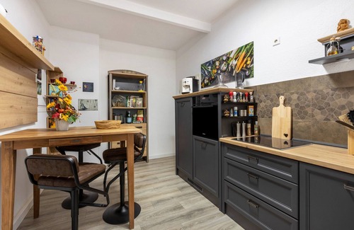 Dessau-Rosslau Apartment | Apartment 'Fewo Am Georgengarten - Wohnung 2' with Shared Terrace and Wi-Fi