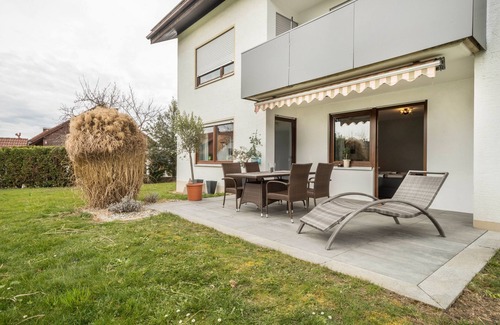 Lindau Apartment | Apartment 'Fewo Hotz Am Golfclub Lindau 2a' with Mountain View, Private Terrace and Wi-Fi