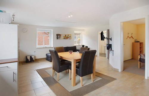 Nesse Apartment | Apartment "Fewo Nordbusch - Nesse" with Terrace & Wi-Fi