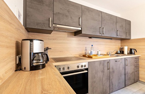 Warwerort Apartment | Apartment 'Fewo Pippert' with Private Terrace, Private Garden and Wi-Fi