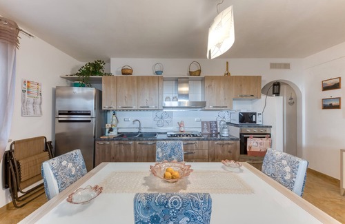 Torre Vado Apartment | Apartment 'Filomena 2' with Private Terrace and Air Conditioning