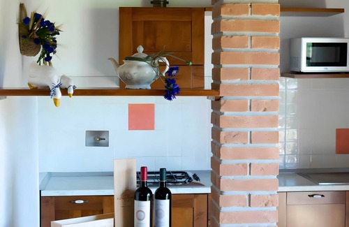 Santa Luce Apartment | Apartment 'Fiordaliso' with Shared Pool, Wi-Fi and Air Conditioning