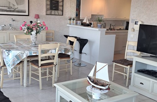 Koksijde-Bad Apartment | Apartment/flat -