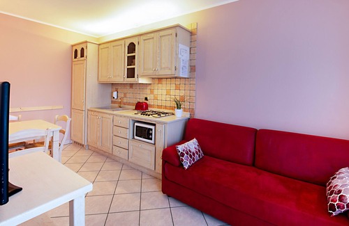 Borgo Roma Condo | Apartment for 3/4 people on the ground floor with garden