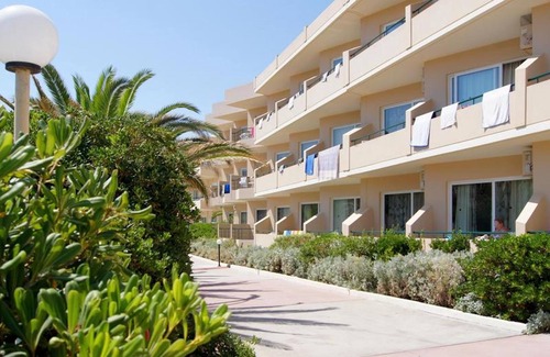 Adelianos Kampos Apartment | Apartment for 3 persons, with swimming pool, near the beach