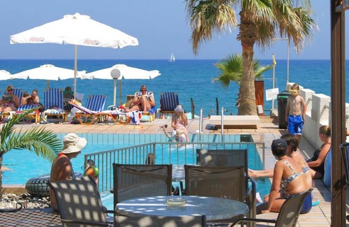 Adelianos Kampos Apartment | Apartment for 3 persons, with swimming pool, near the beach