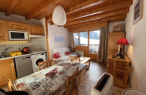Crest-Voland Apartment | Apartment for 4, 2 bedrooms, includes parking