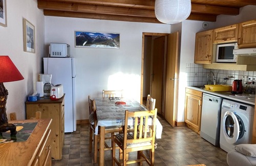 Crest-Voland Apartment | Apartment for 4, 2 bedrooms, includes parking