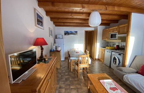 Crest-Voland Apartment | Apartment for 4, 2 bedrooms, includes parking