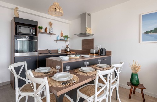 Pornic Apartment | Apartment for 4 facing the sea, beach + swimming pool