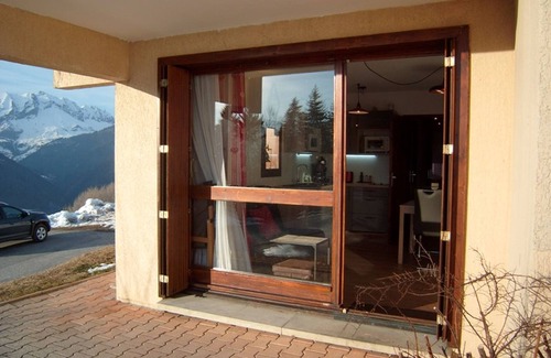 Crest-Voland Apartment | Apartment for 4, ground floor, near slopes, parking, pets allowed