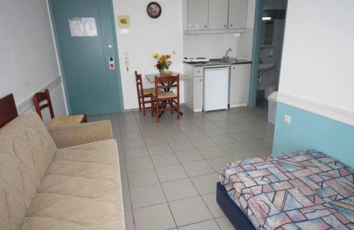 Adelianos Kampos Apartment | Apartment for 4 persons, swimming pool, near the beach