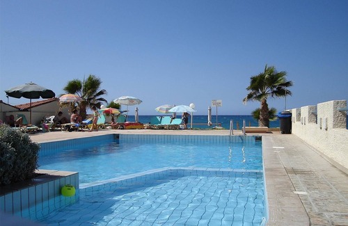 Adelianos Kampos Apartment | Apartment for 4 persons, swimming pool, near the beach