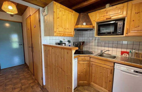 Crest-Voland Apartment | Apartment for 4 with parking, near slopes, pets allowed