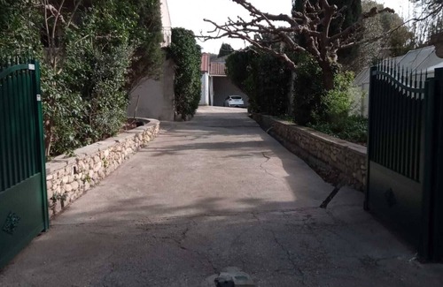 Fontvieille House | Apartment for 4 with terrace, garden and swimming pool