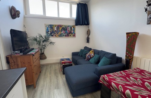 Quartier de la Chapelle Apartment | Apartment for 4 with courtyard in the 18th