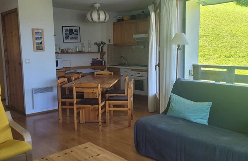 Crest-Voland Apartment | Apartment for 6, 2 beds, Crest-Voland, near slopes and shops