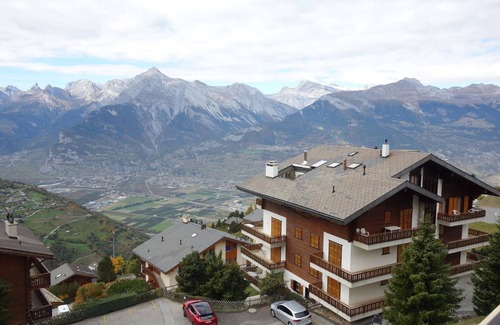 Nendaz Apartment | Apartment for 8 in Veysonnaz