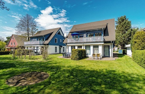 Ostseebad Prerow Apartment | Apartment for 4 people + small child, central, quiet, balcony, sauna, WLAN, bicycle shed, parking lot