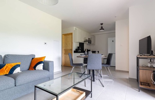 Peyragudes Apartment | Apartment for 4 near Génos Lake
