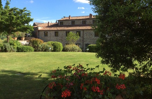 Cortona Apartment | Apartment for rent in medieval Tuscan holiday Casa di Chiarilù