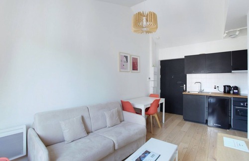 Silly-Gallieni Apartment | Apartment Boulogne facing "Les passages"