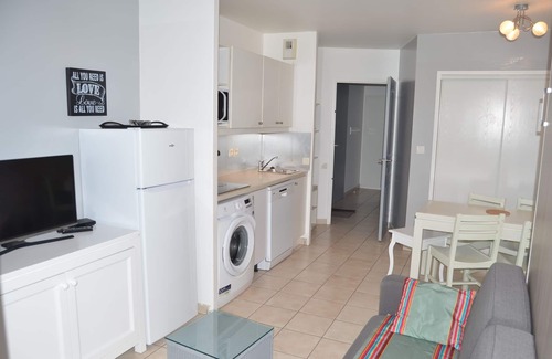 Chateau-d'Olonne Apartment | Apartment-Apartment-Ensuite-Garden view-D013