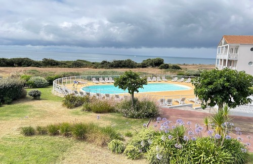Chateau-d'Olonne Apartment | Apartment-Apartment-Ensuite-Garden view-D013