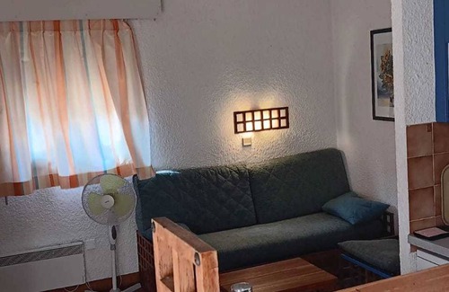 Roquebrune-Cap-Martin Apartment | Apartment for 6 with Wi-Fi in Roquebrune-Cap-Martin