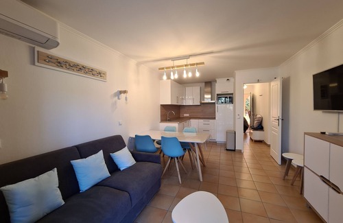 Les Issambres Apartment | Apartment P&V Les Rivages, terrace+garden, 4/6 pers. 41m² by the sea