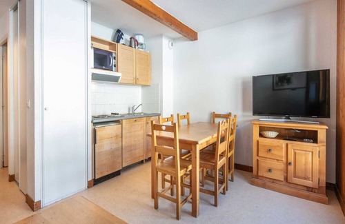 Saint-Sorlin-d'Arves Apartment | Apartment in Saint-Sorlin near Ski Resort