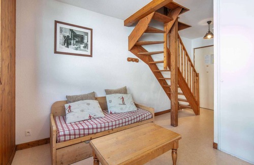 Saint-Sorlin-d'Arves Apartment | Apartment in Saint-Sorlin near Ski Resort