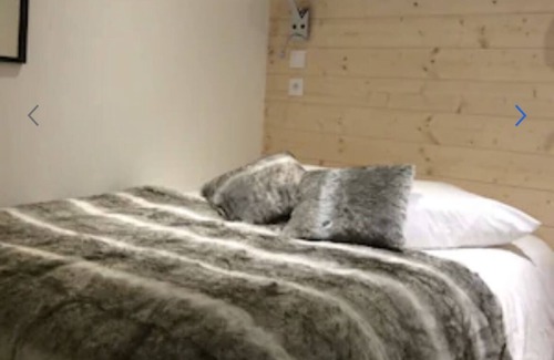 Saint-Jacques-des-Blats Apartment | Apartment