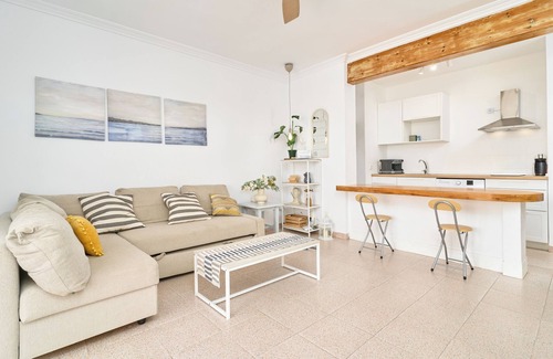 Torrox Costa Apartment | Apartment 'Frontline Vacation Home A86' with Sea View, Shared Pool and Wi-Fi