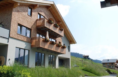 Damuels Apartment | Apartment Furka - House Montana