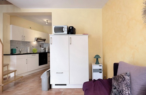 Maring-Noviand Apartment | Apartment 'Gästehaus Mühlenhof - Müller-Thurgau' with Private Garden, Balcony and Wi-Fi