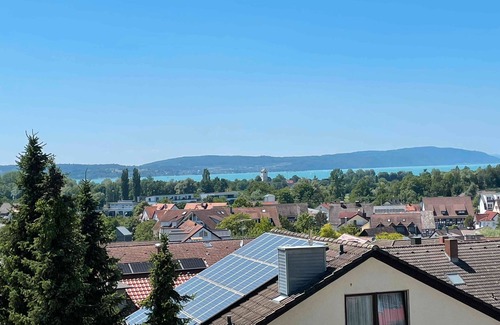 Uhldingen-Muehlhofen Apartment | Apartment 'Guck Zum Bodensee' with Lake View, Balcony and Wi-Fi