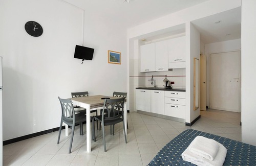 Cinque Terre Apartment | Apartment 'Gaia' with Sea View, Balcony and Air Conditioning