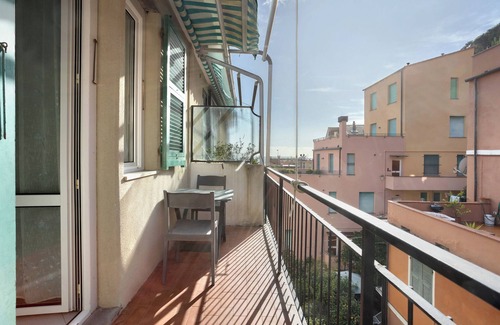 Cinque Terre Apartment | Apartment 'Gaia' with Sea View, Balcony and Air Conditioning