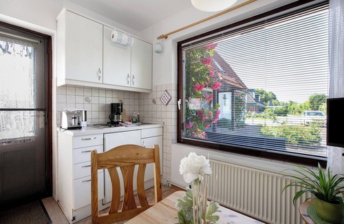 Stinteck Apartment | Apartment 'Gartenwohnung' with Shared Garden and Wi-Fi